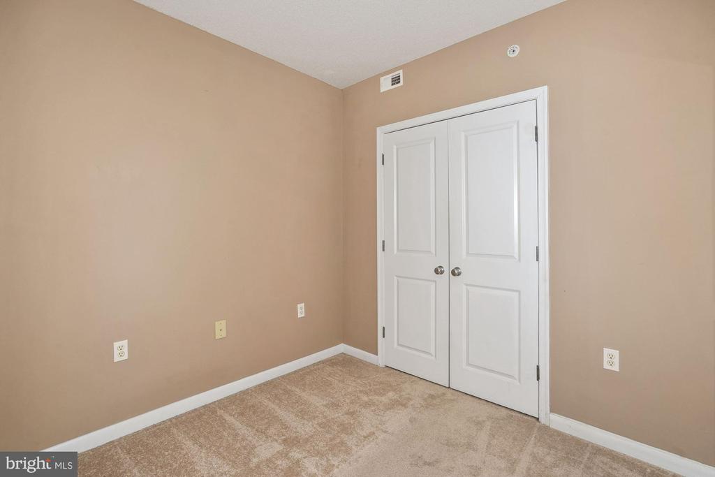 851 N GLEBE ROAD 1809