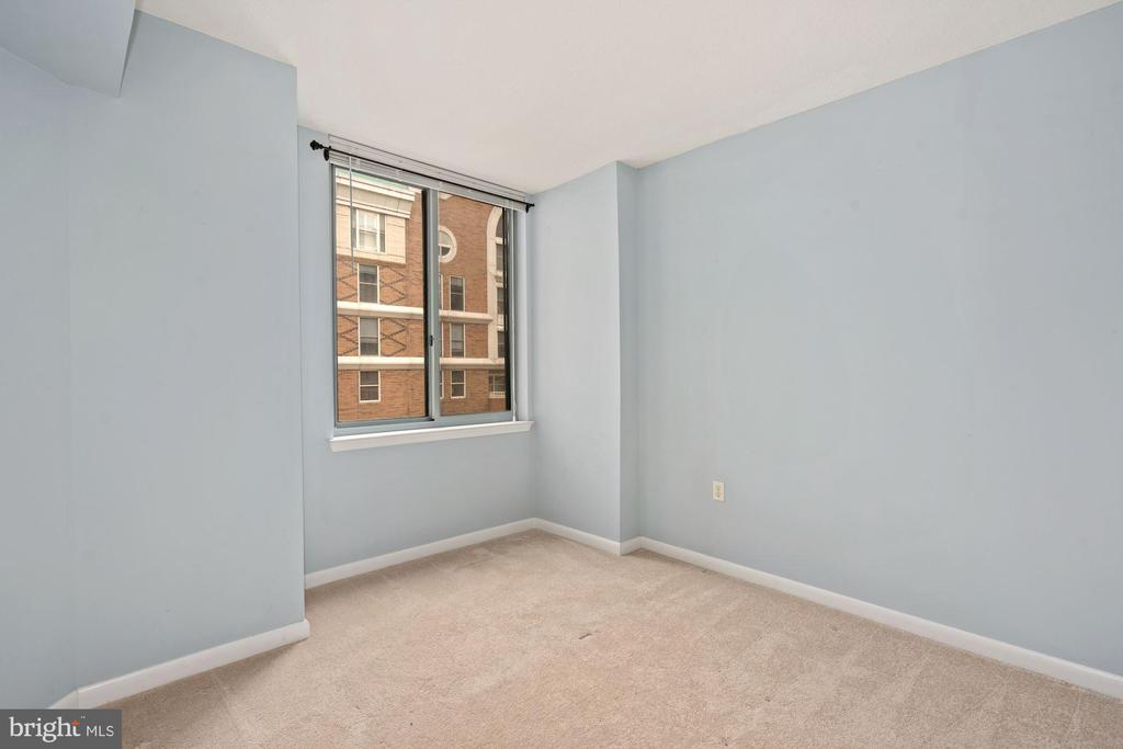 851 N GLEBE ROAD 1809