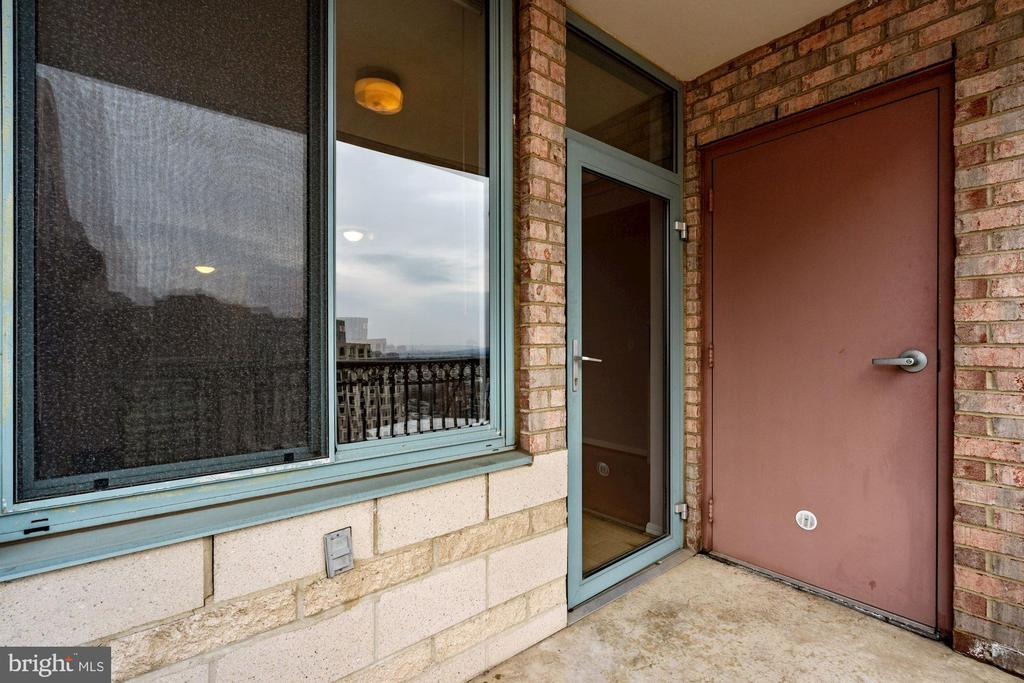 851 N GLEBE ROAD 1809