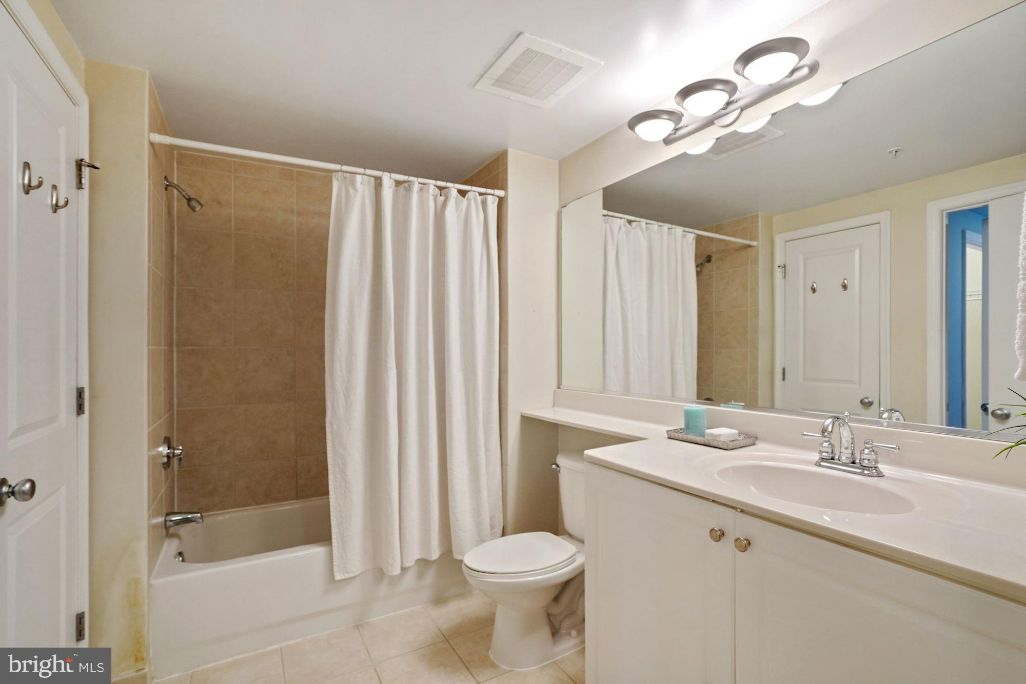 851 N GLEBE ROAD 1809