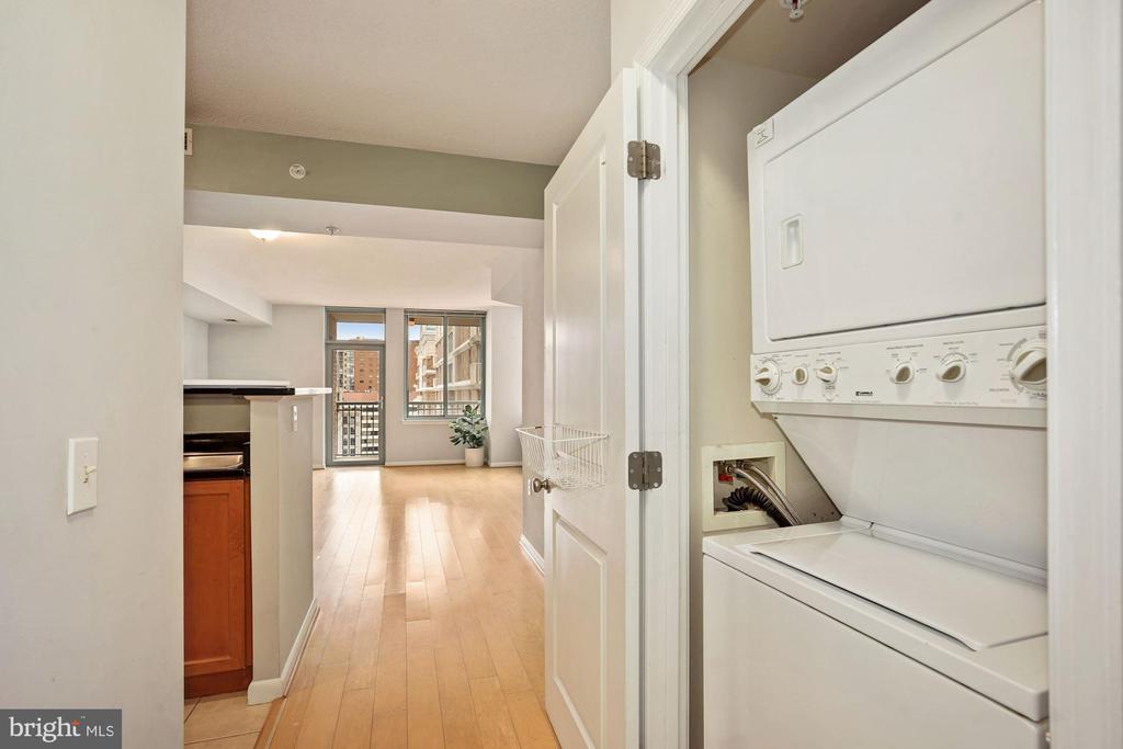 851 N GLEBE ROAD 1809