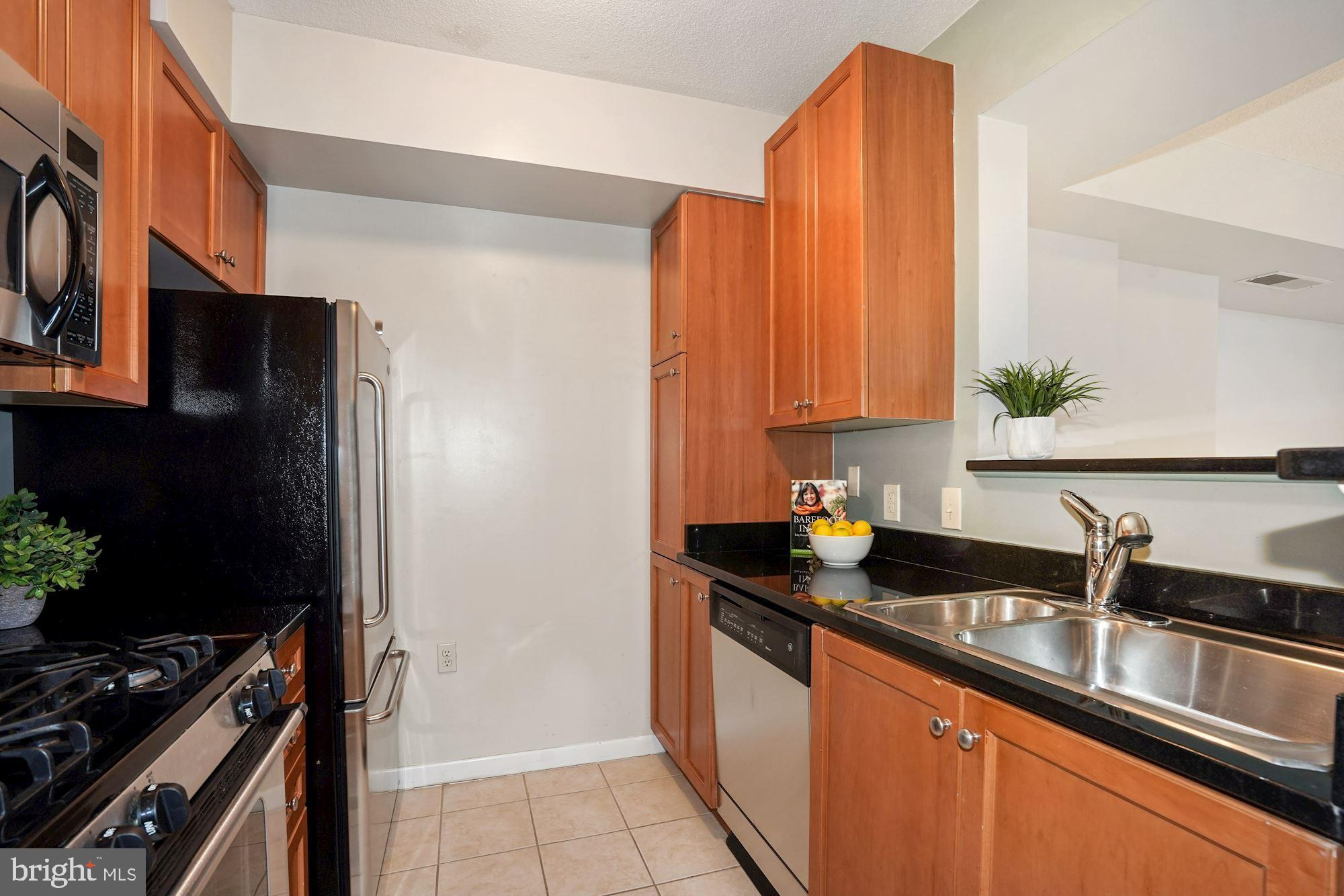 851 N GLEBE ROAD 1809