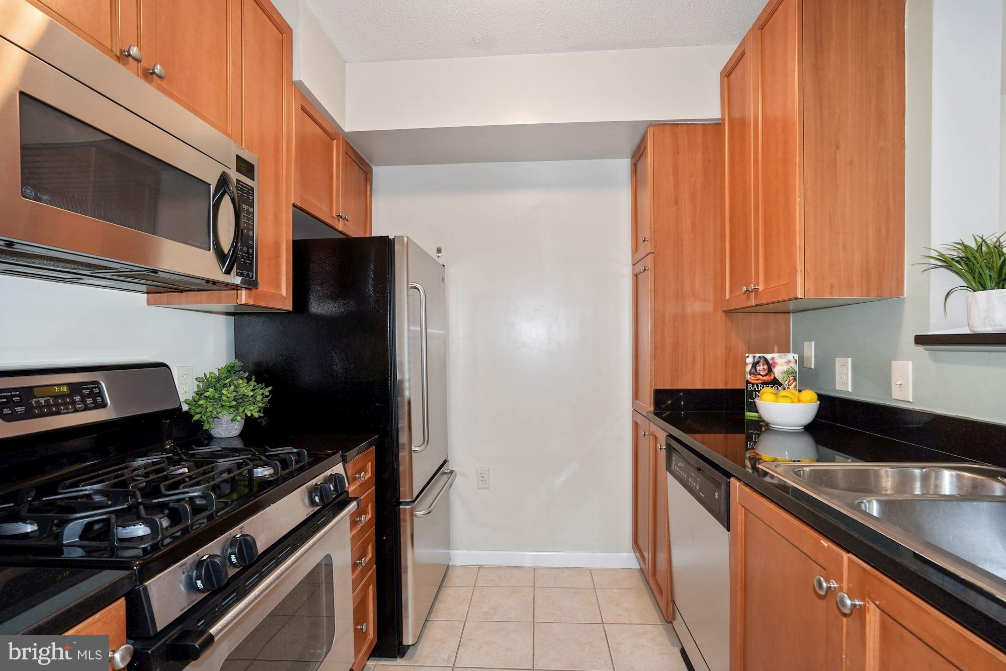 851 N GLEBE ROAD 1809