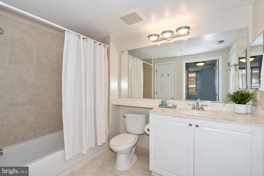851 N GLEBE ROAD 1809