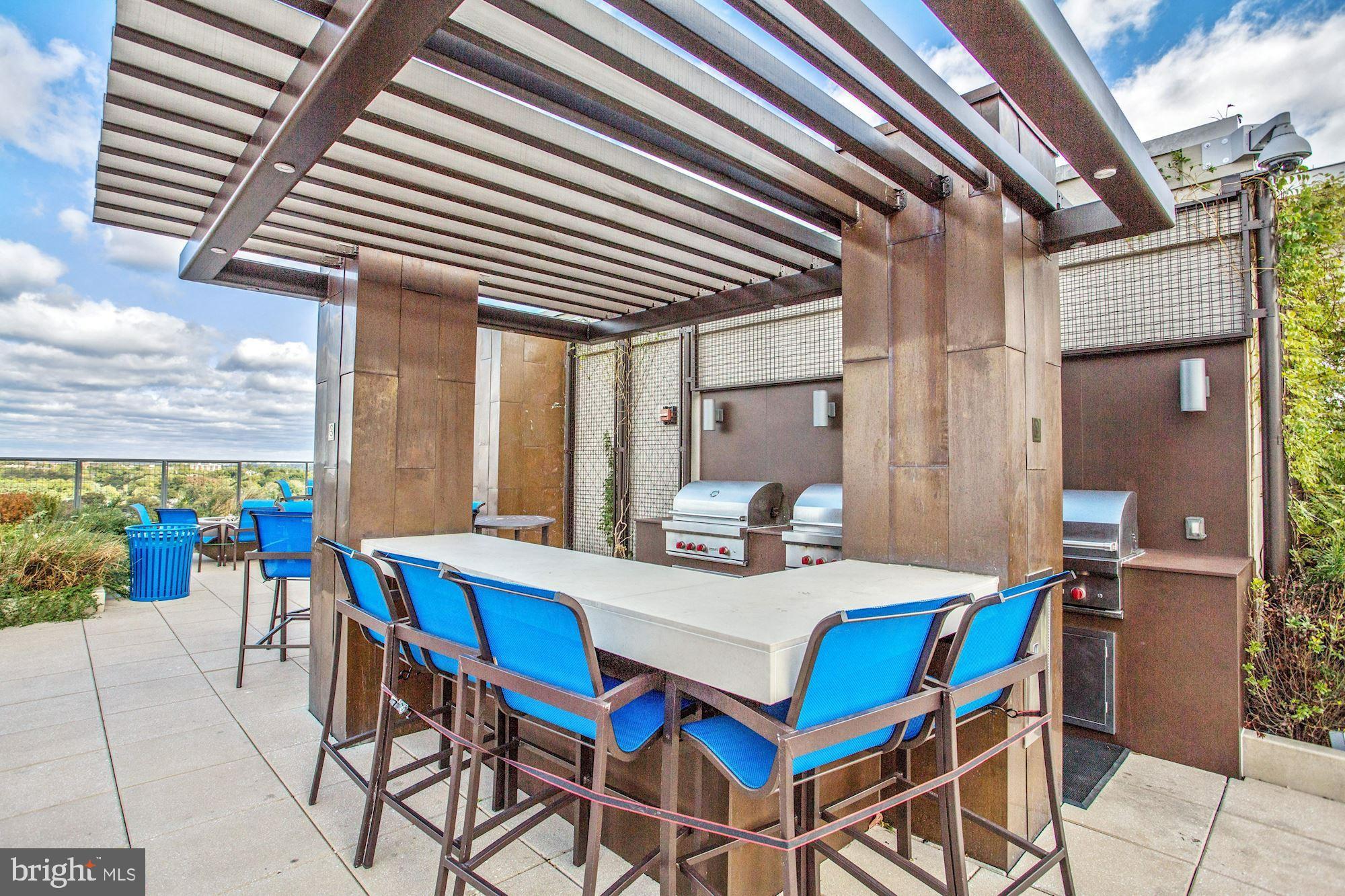 851 N GLEBE ROAD 802