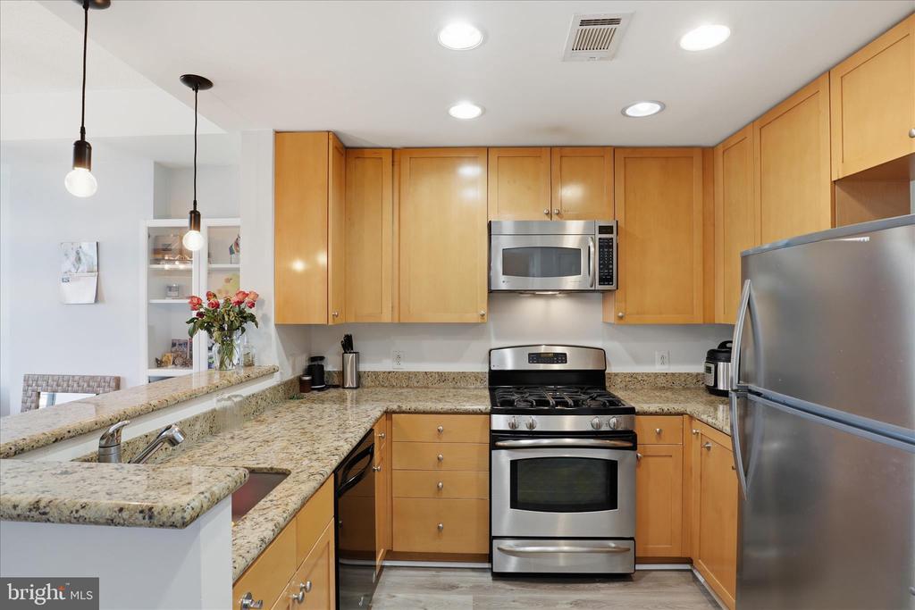 3600 S GLEBE ROAD 815W