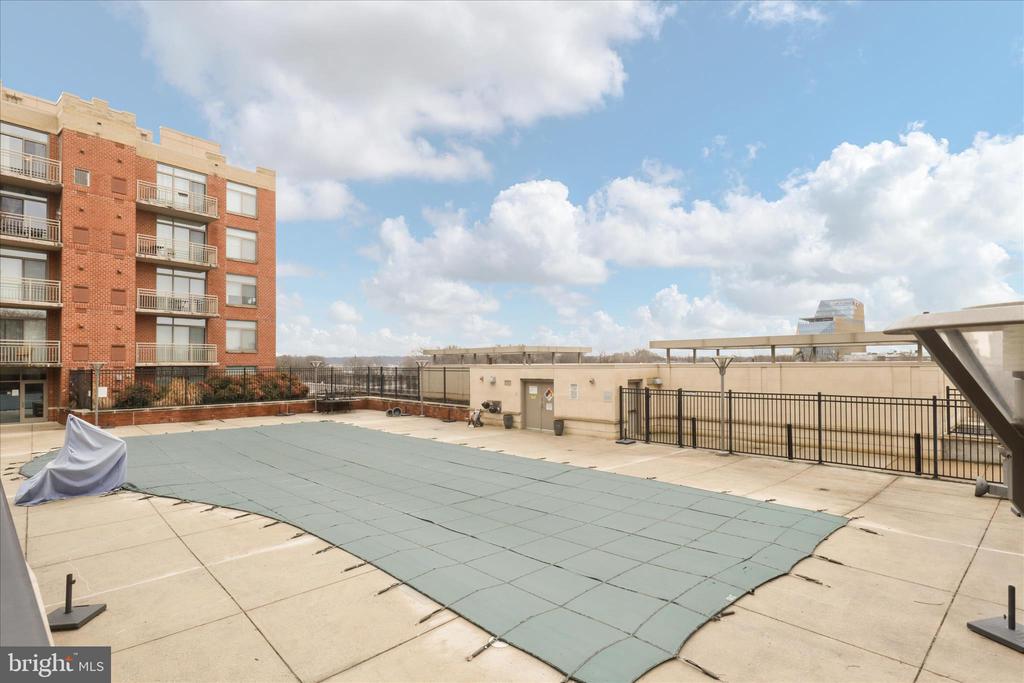 3600 S GLEBE ROAD 815W