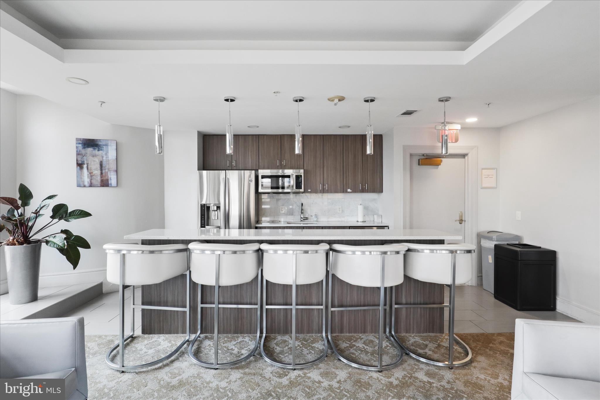 3600 S GLEBE ROAD 815W