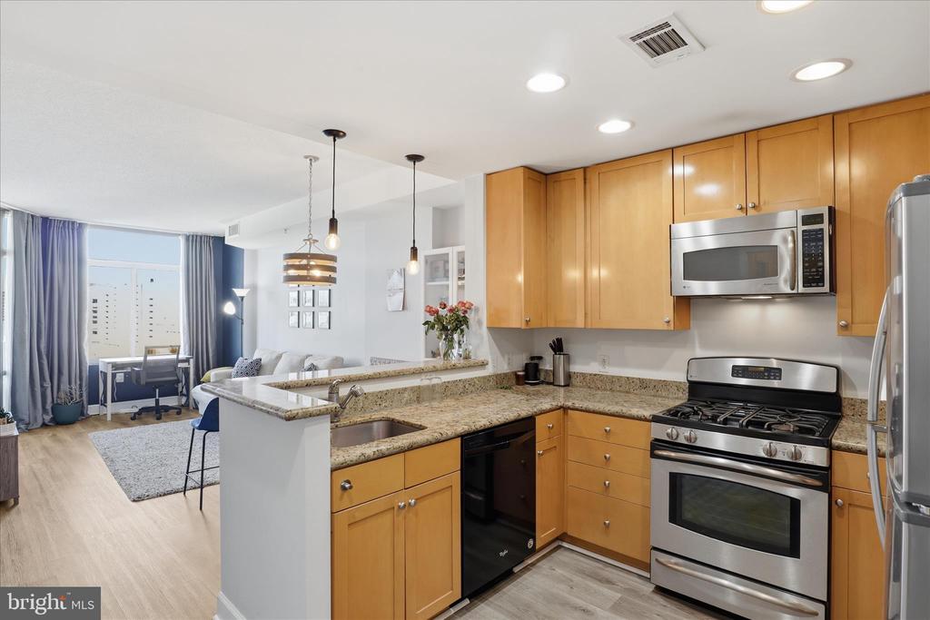 3600 S GLEBE ROAD 815W