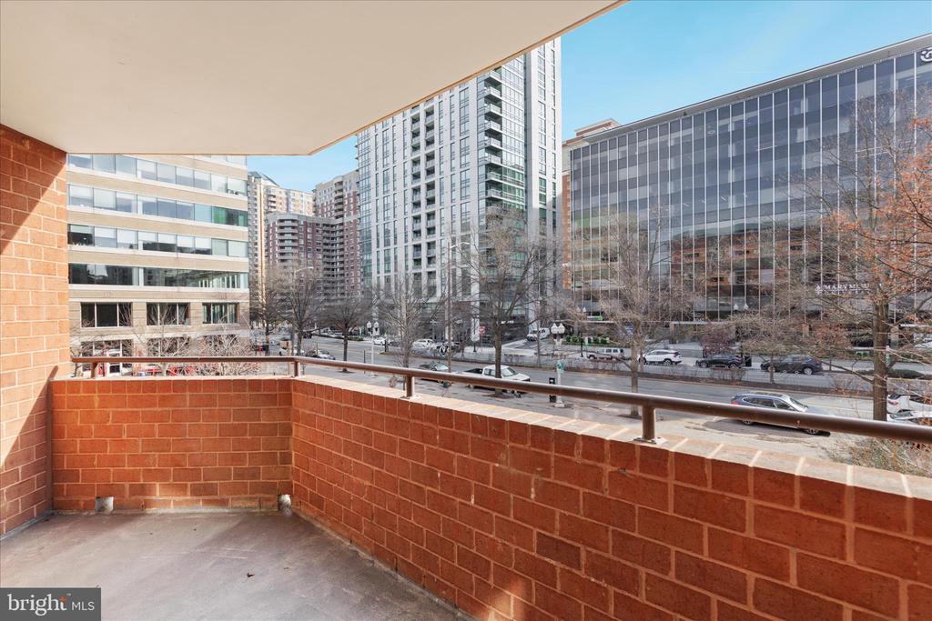 1001 N RANDOLPH STREET 202