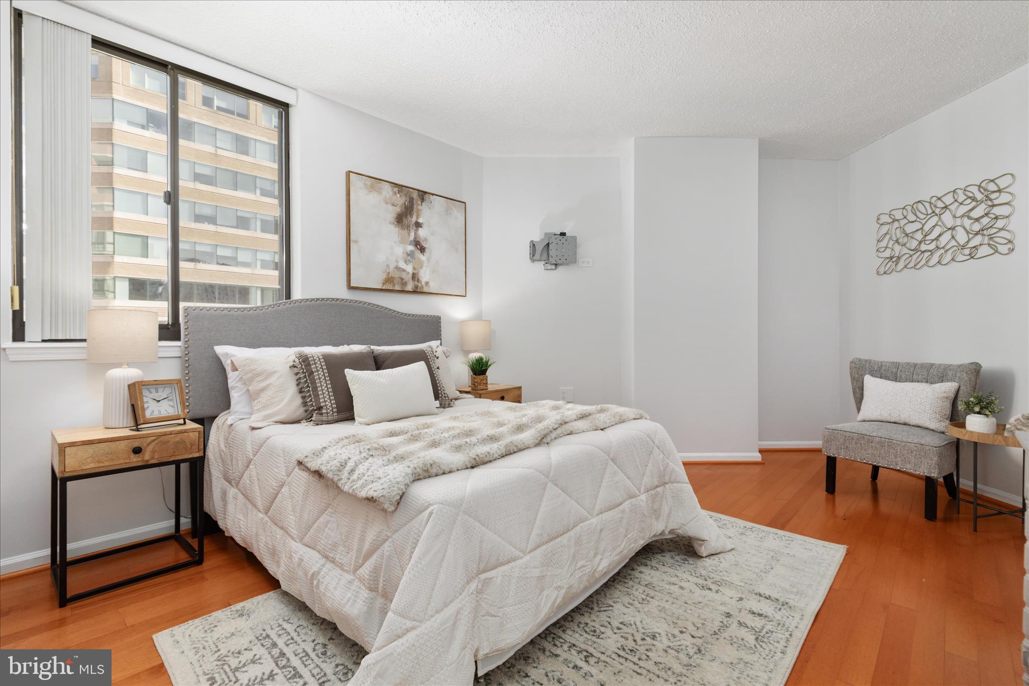 1001 N RANDOLPH STREET 202