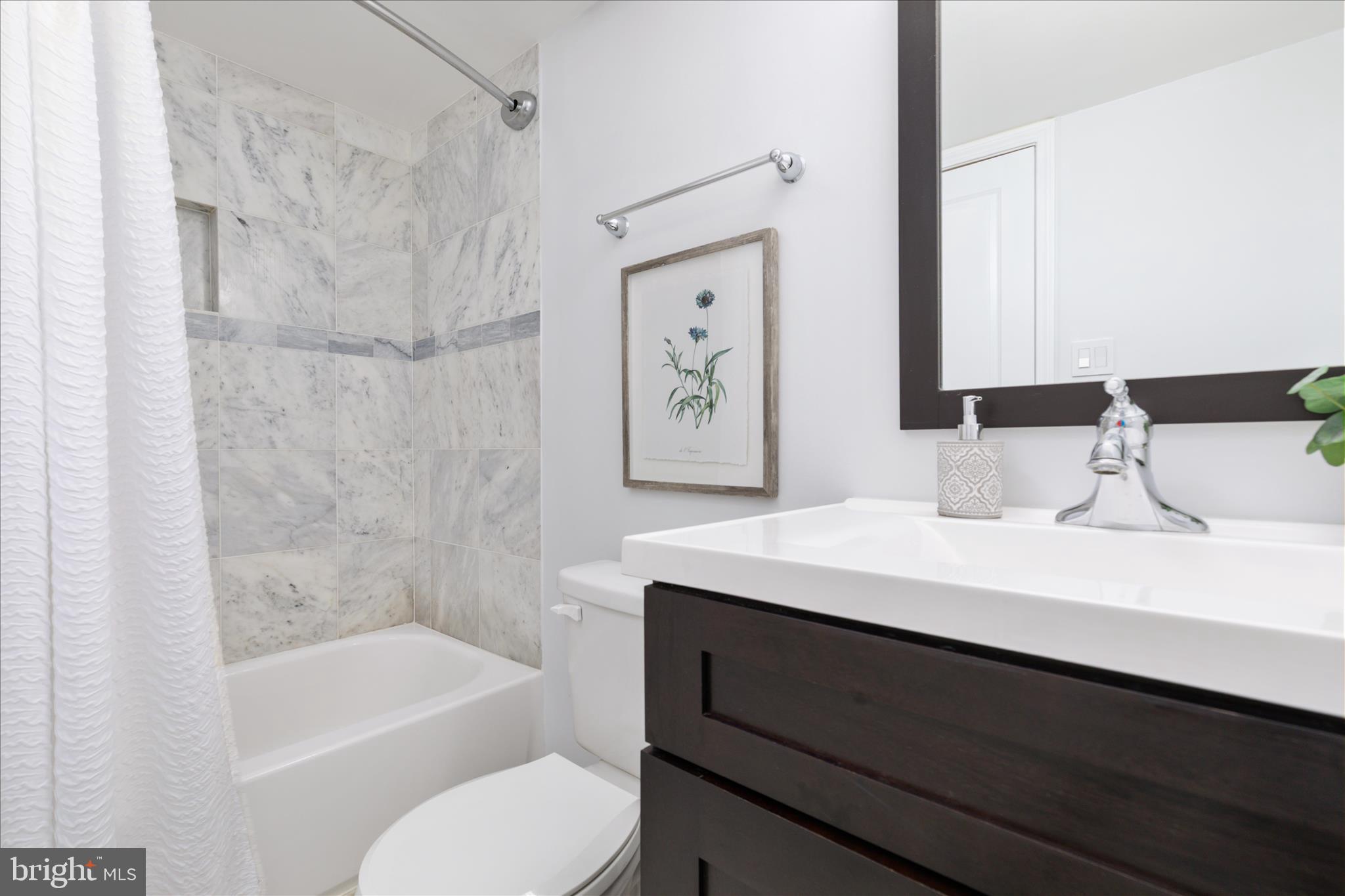 1001 N RANDOLPH STREET 202