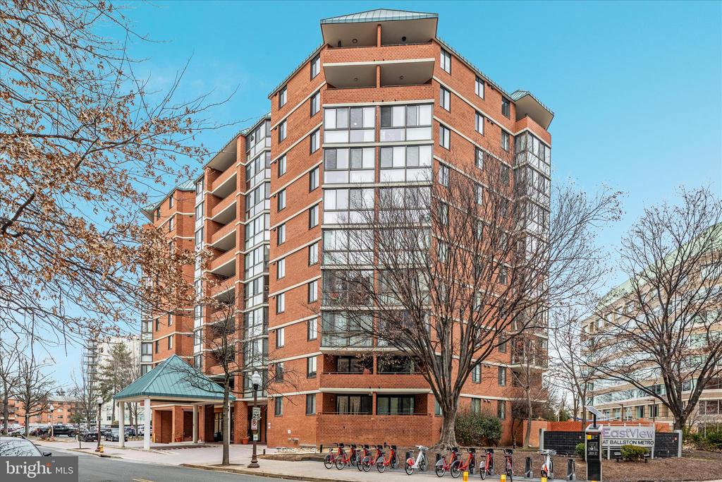1001 N RANDOLPH STREET 202