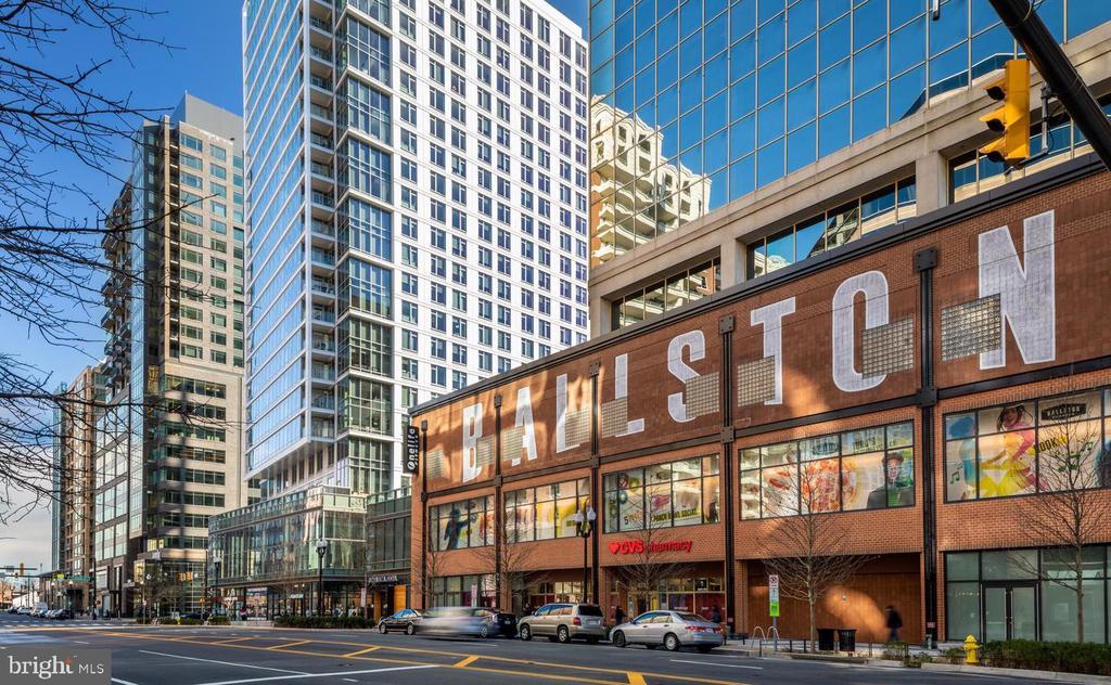 1001 N RANDOLPH STREET 202