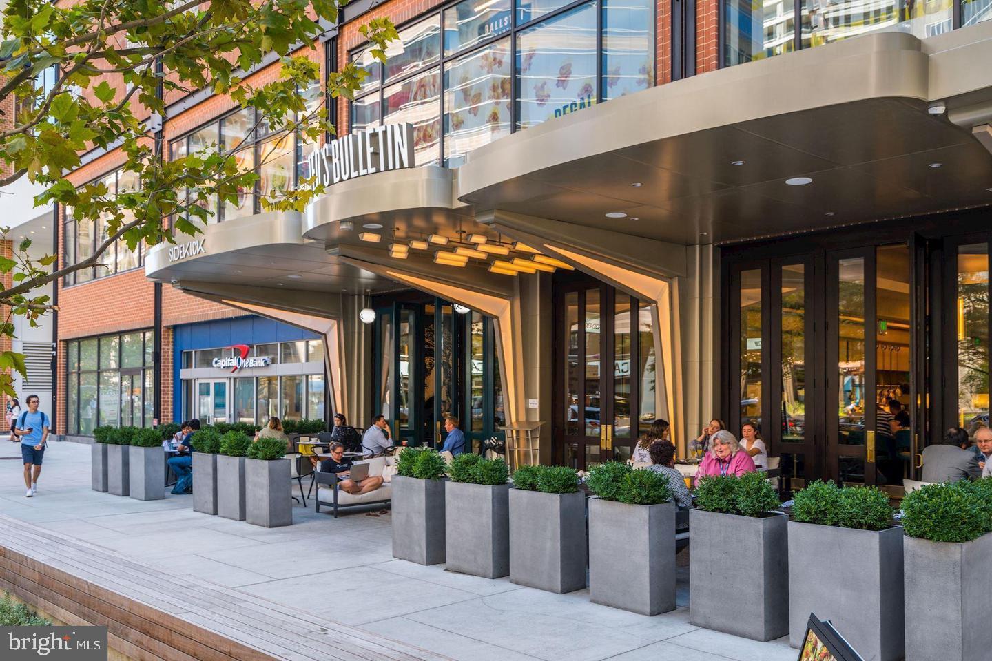 1001 N RANDOLPH STREET 202