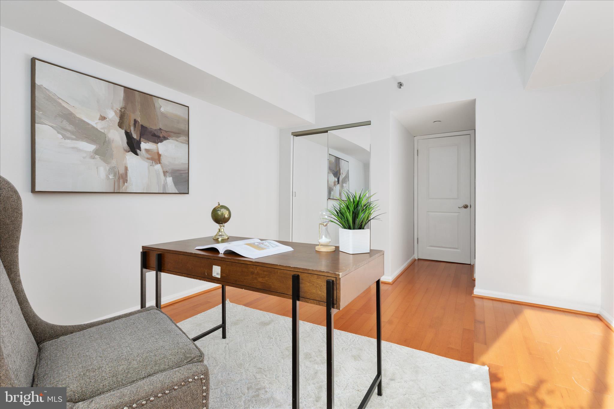 1001 N RANDOLPH STREET 202