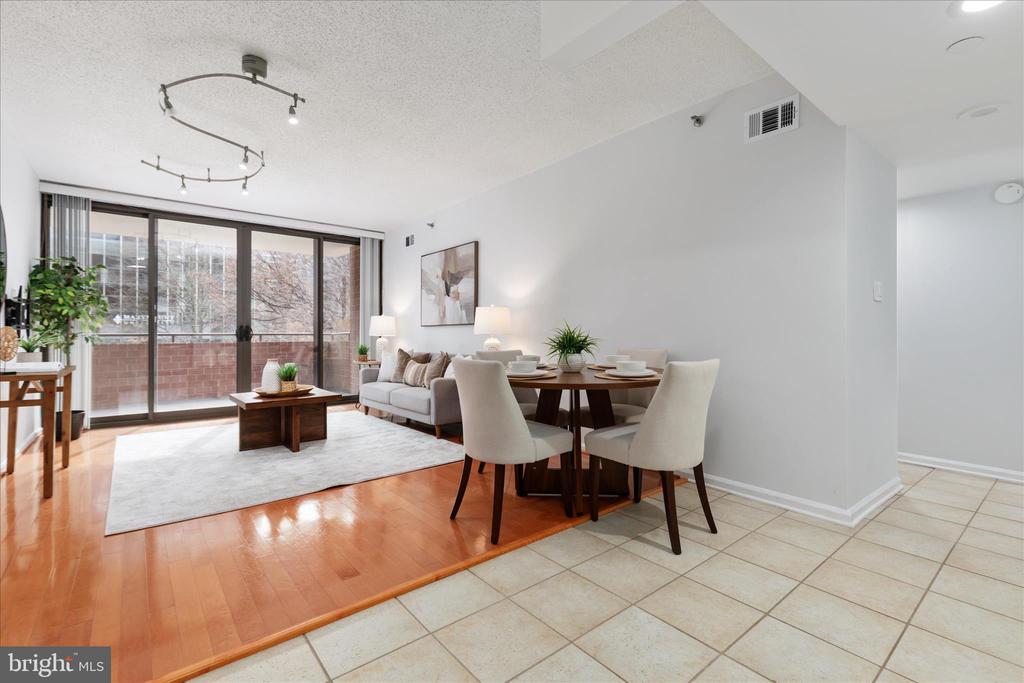 1001 N RANDOLPH STREET 202