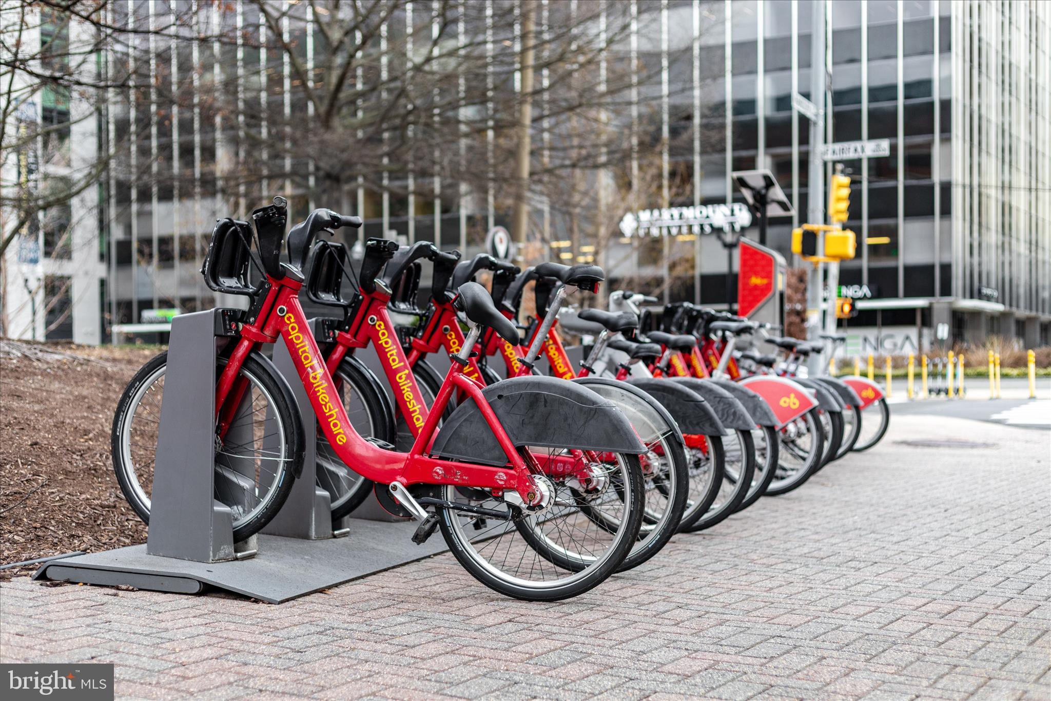 1001 N RANDOLPH STREET 202