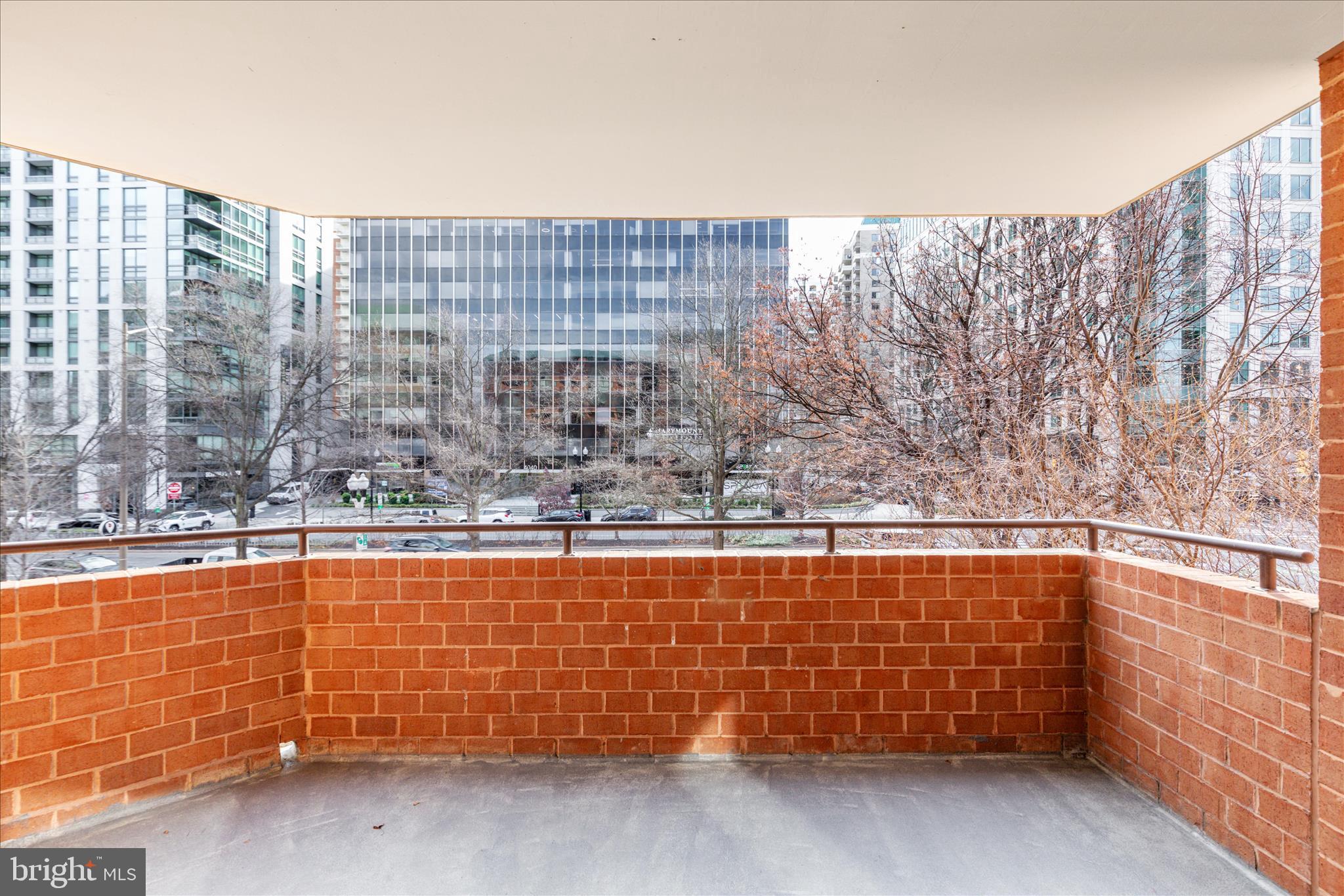 1001 N RANDOLPH STREET 202