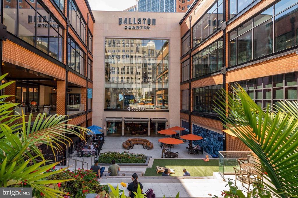 1001 N RANDOLPH STREET 202