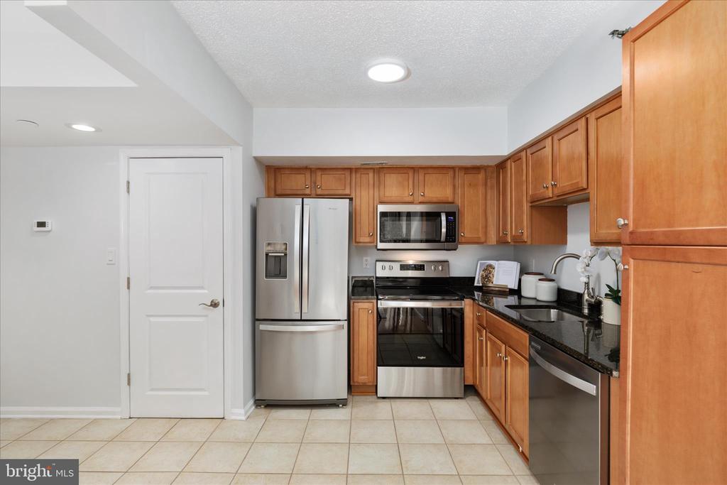 1001 N RANDOLPH STREET 202