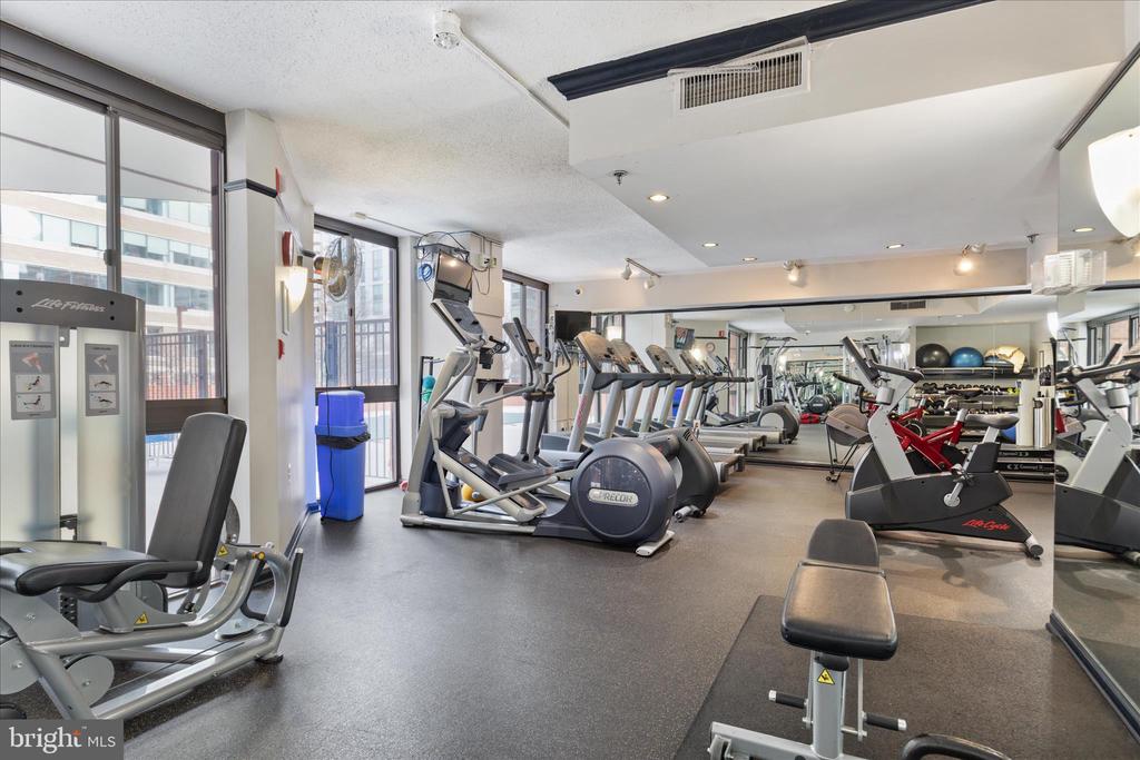 1001 N RANDOLPH STREET 202