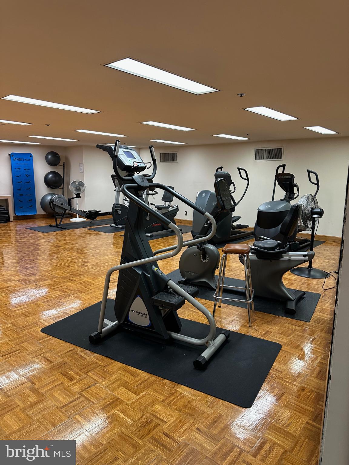 1300 CRYSTAL DRIVE 1301S