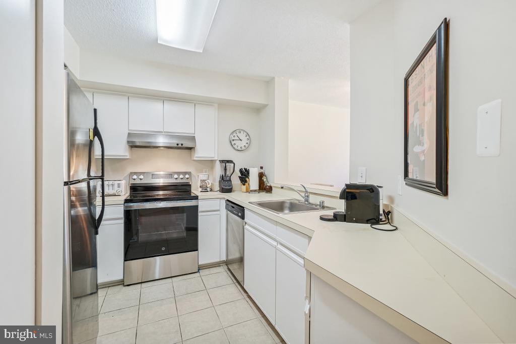 2100 LANGSTON BOULEVARD 218