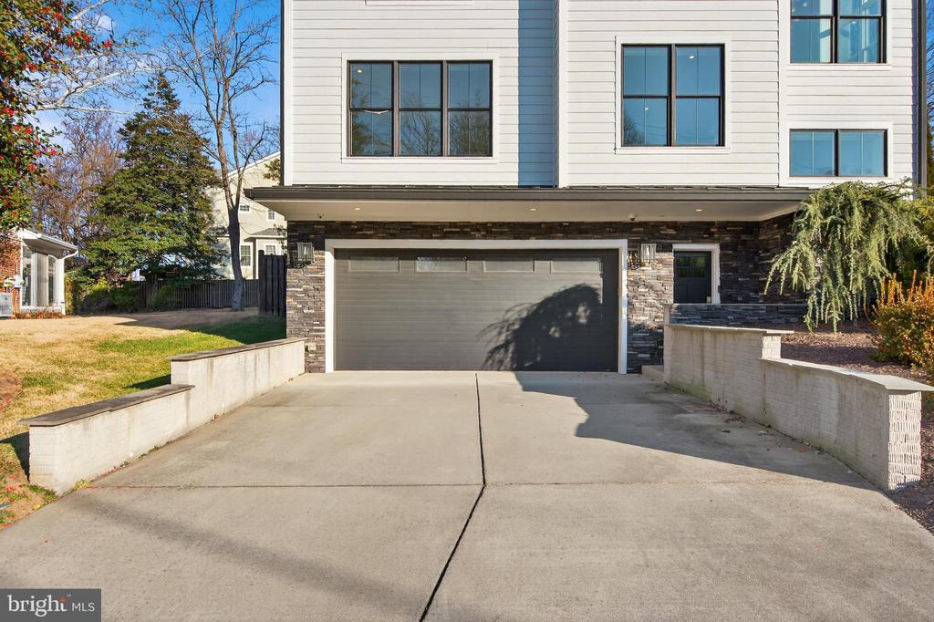 5615 35TH ROAD N
