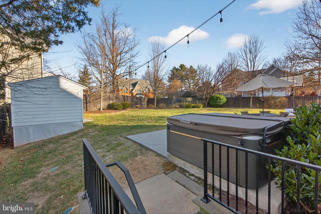 5615 35TH ROAD N