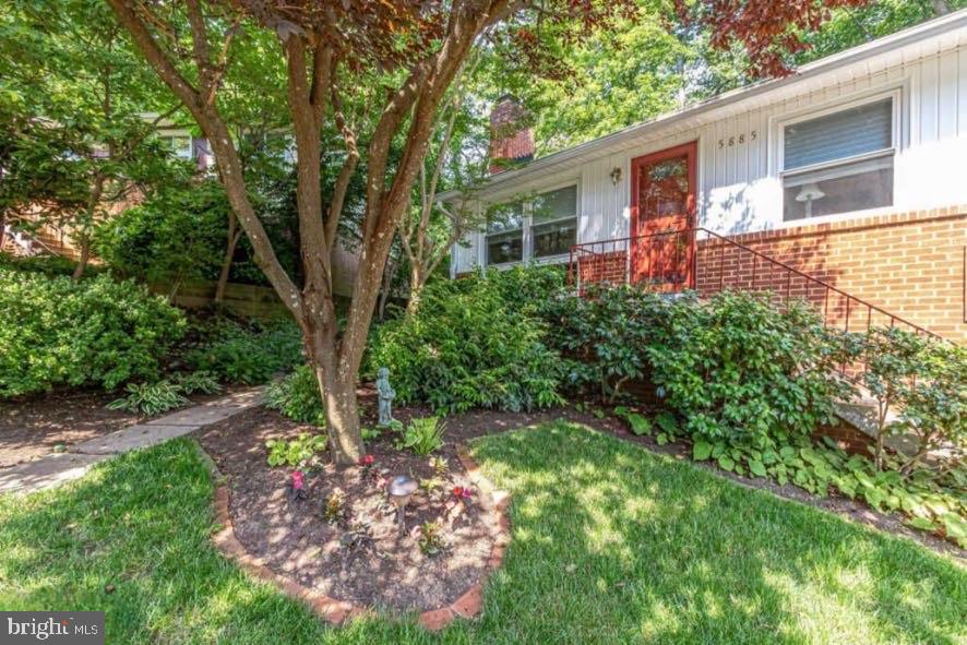 5885 9TH ROAD N