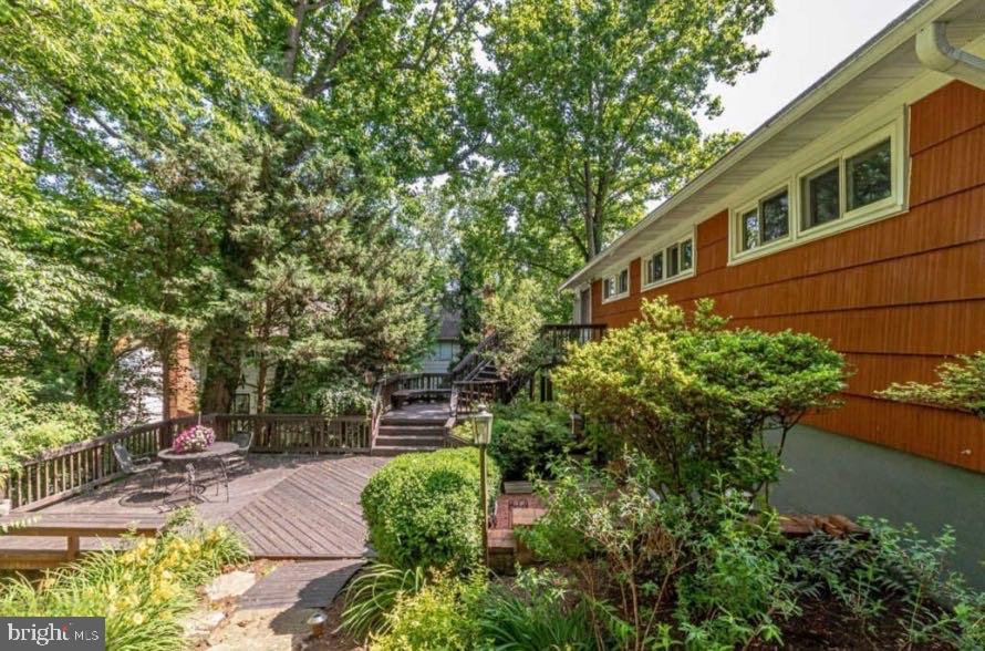 5885 9TH ROAD N