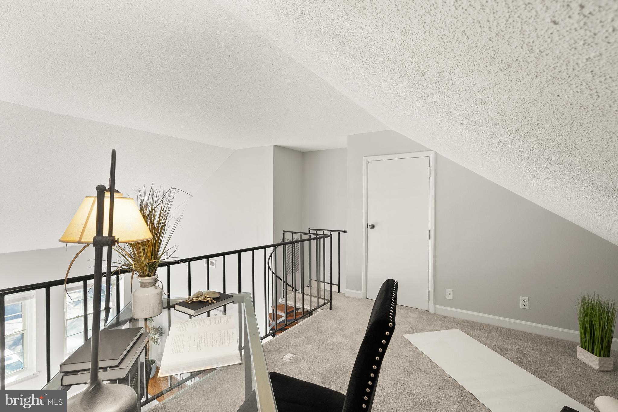 3046 S ABINGDON STREET C1