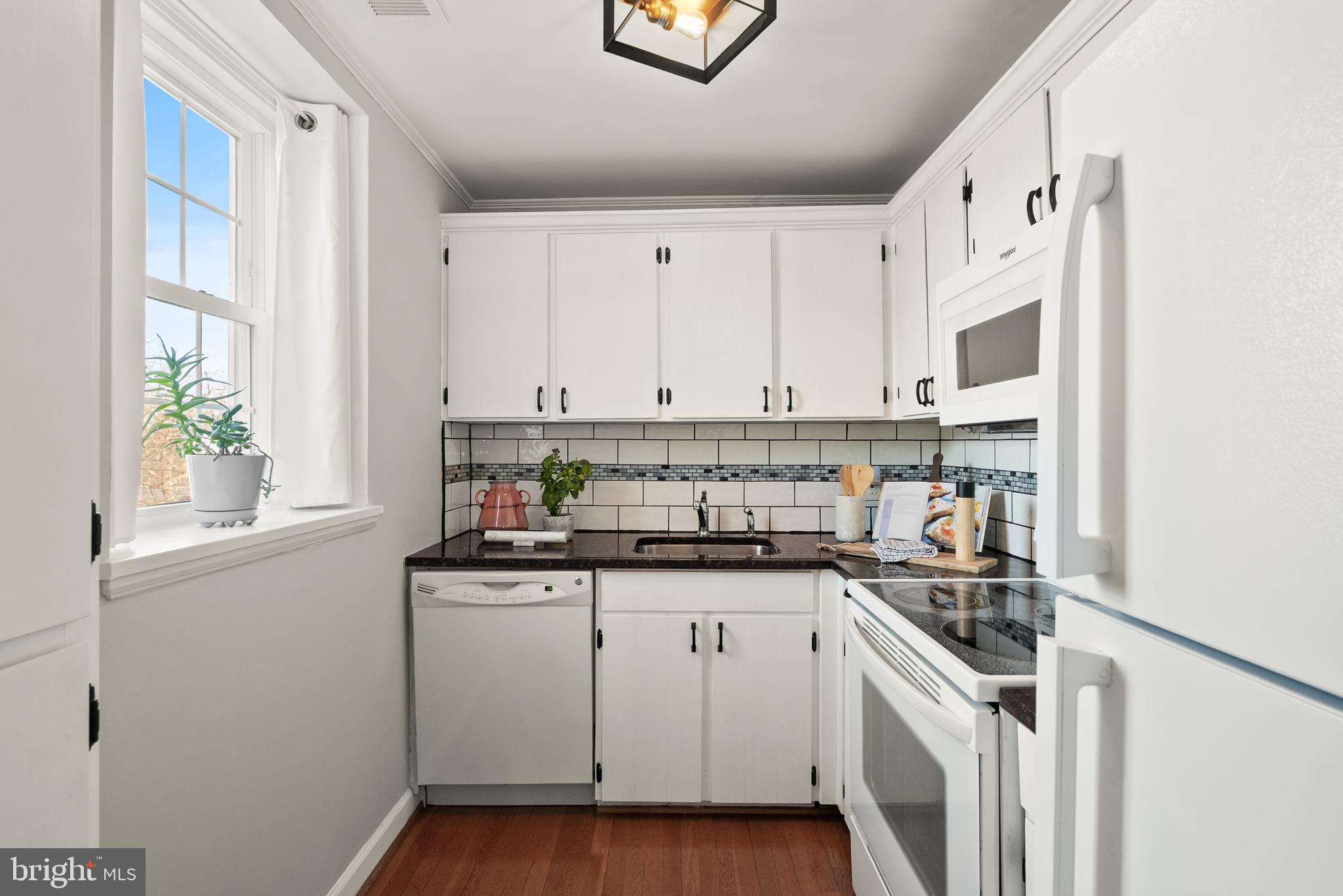 3046 S ABINGDON STREET C1