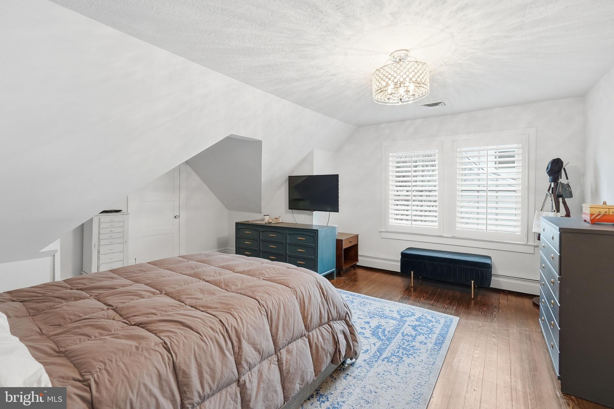 4807 WASHINGTON BOULEVARD