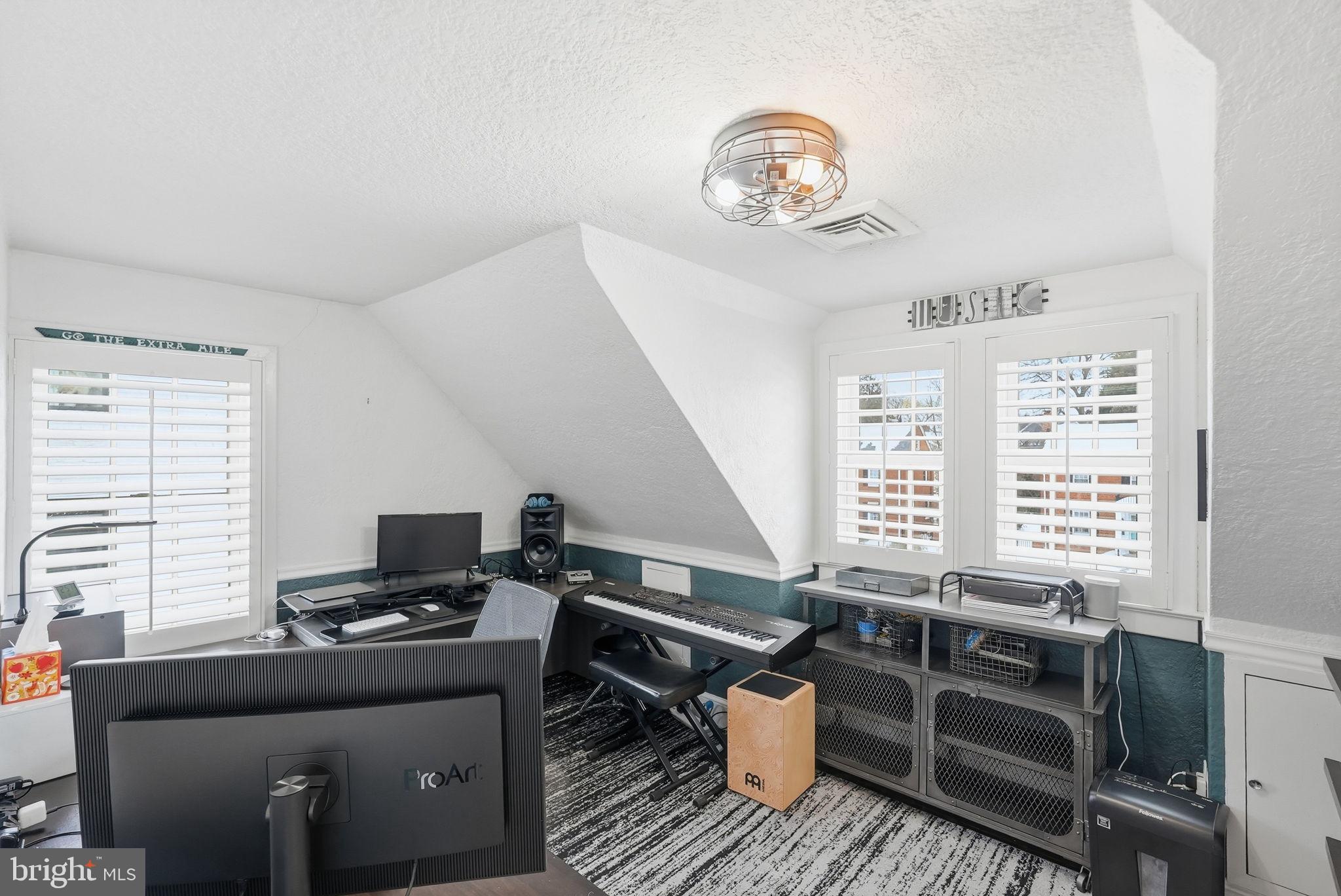 4807 WASHINGTON BOULEVARD