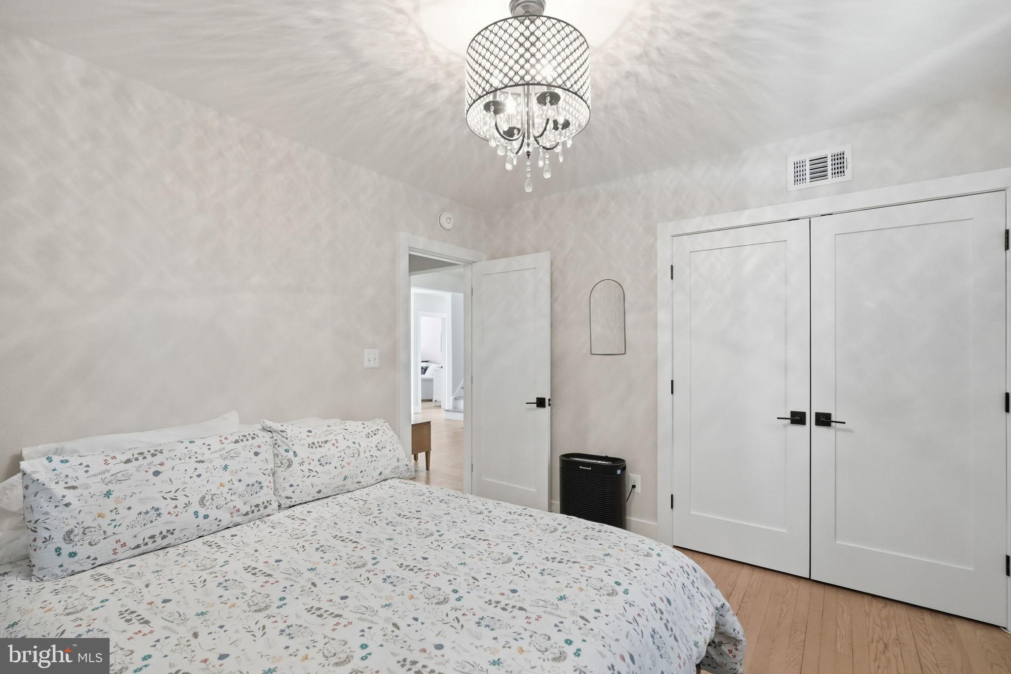 4807 WASHINGTON BOULEVARD