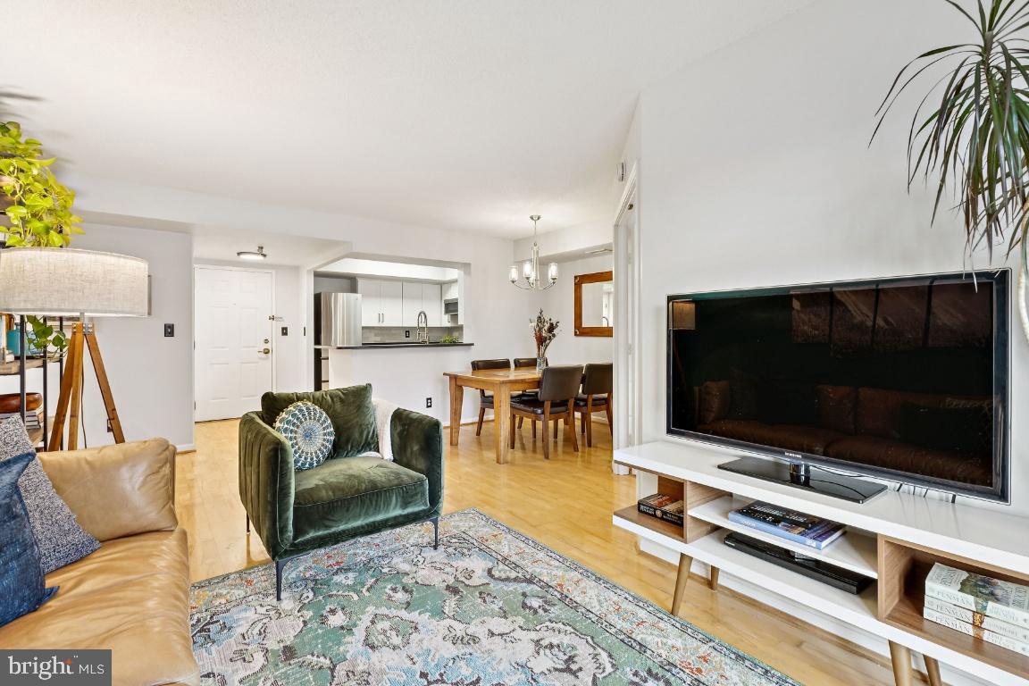 2400 CLARENDON BOULEVARD 908