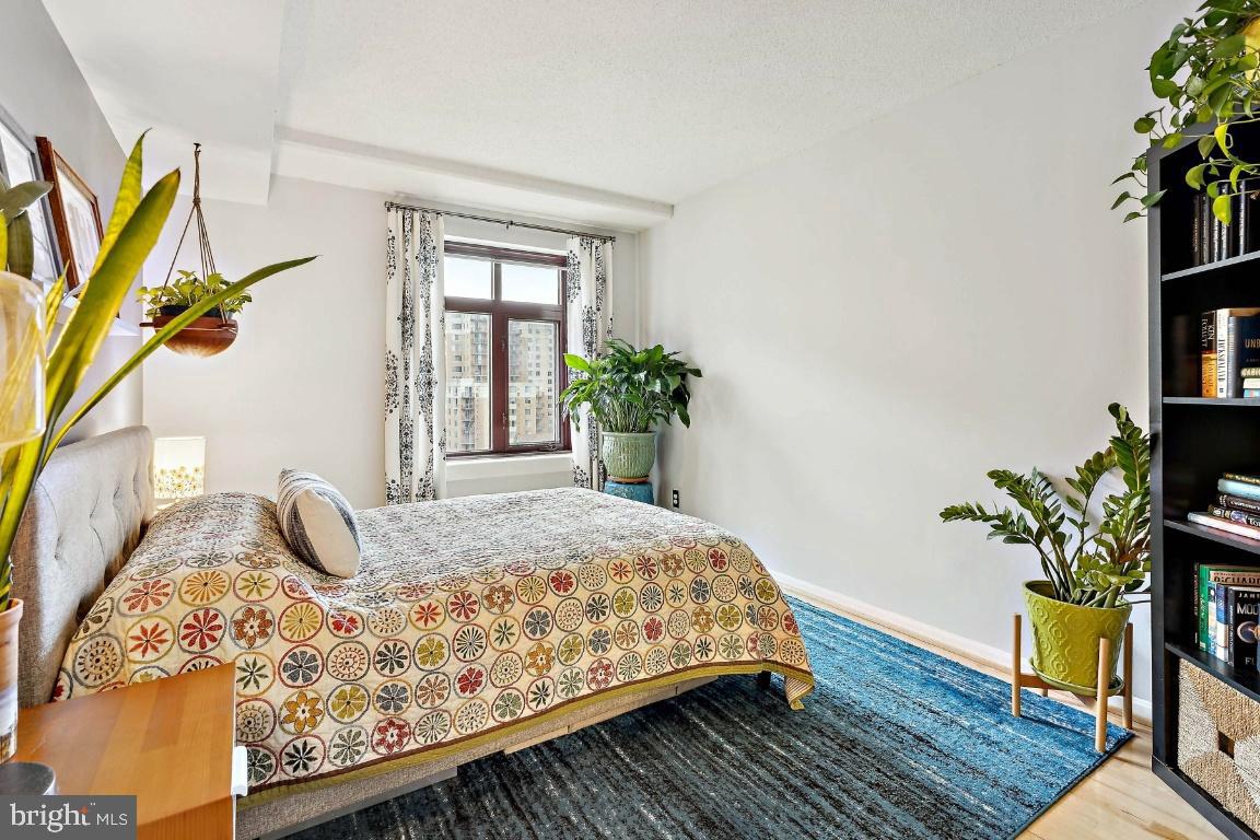 2400 CLARENDON BOULEVARD 908