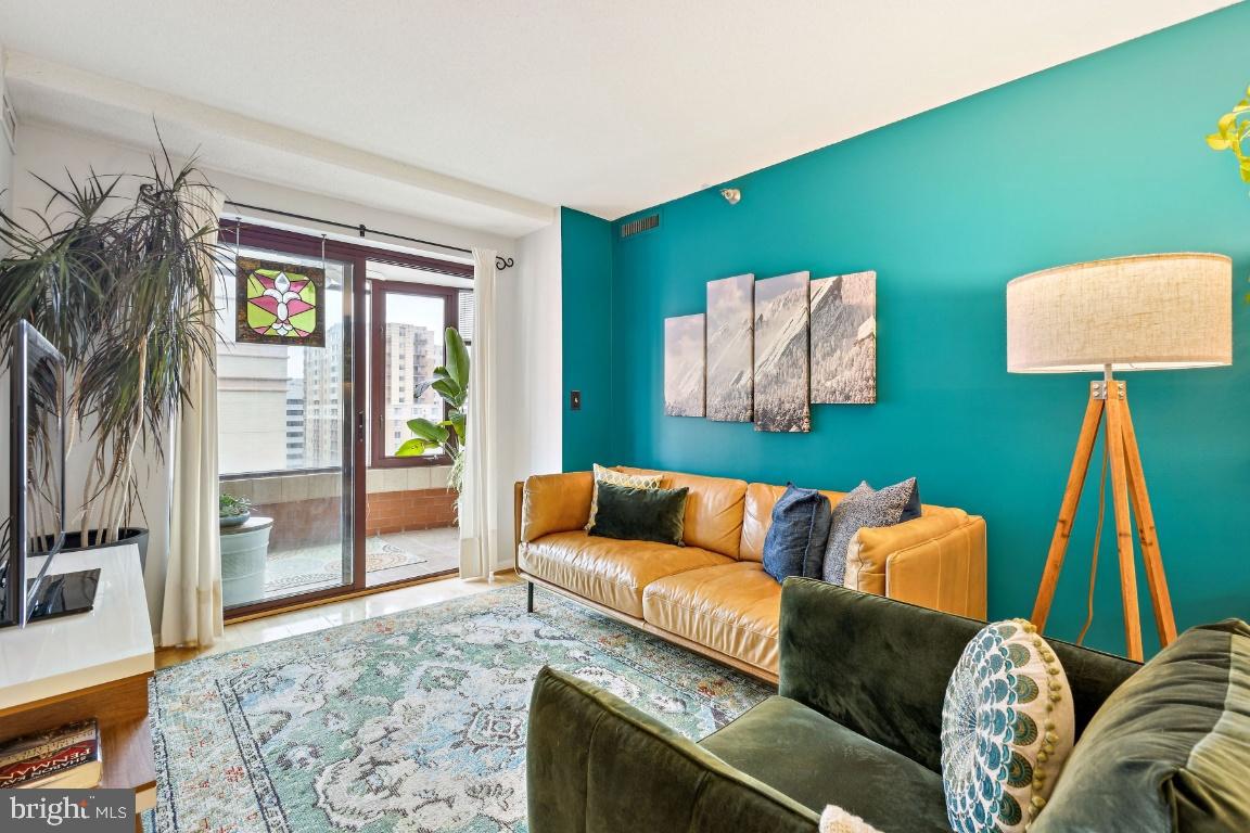 2400 CLARENDON BOULEVARD 908