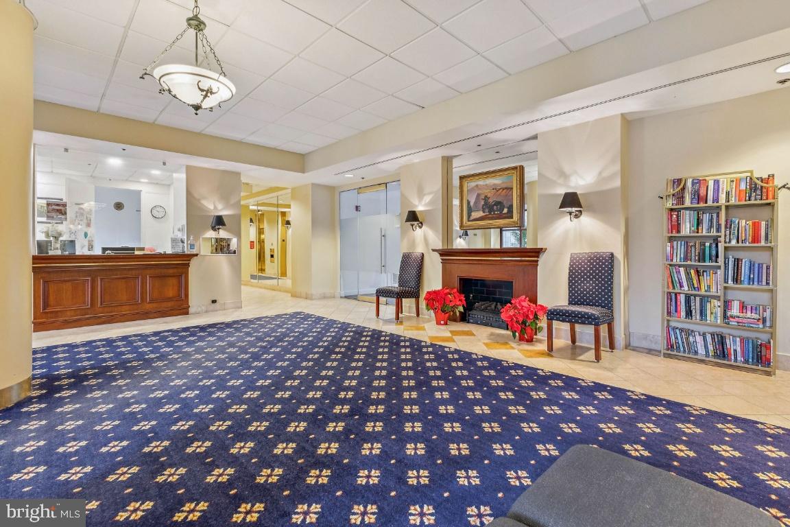 2400 CLARENDON BOULEVARD 908