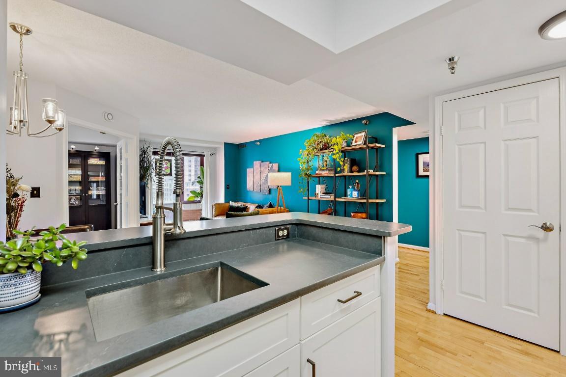 2400 CLARENDON BOULEVARD 908