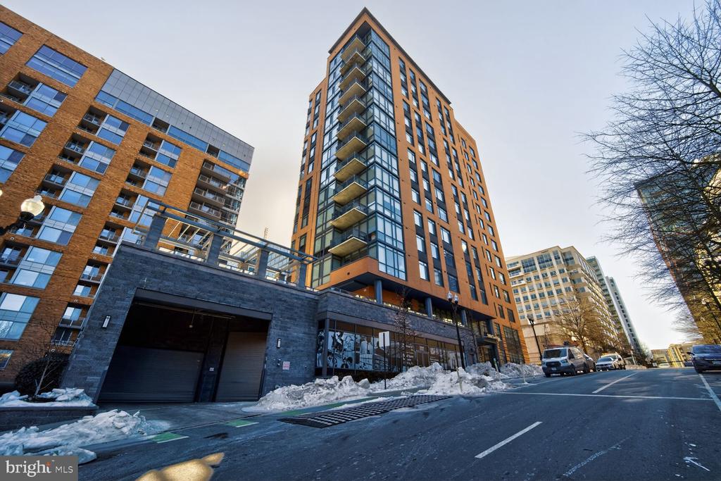 2000 CLARENDON BOULEVARD 1107