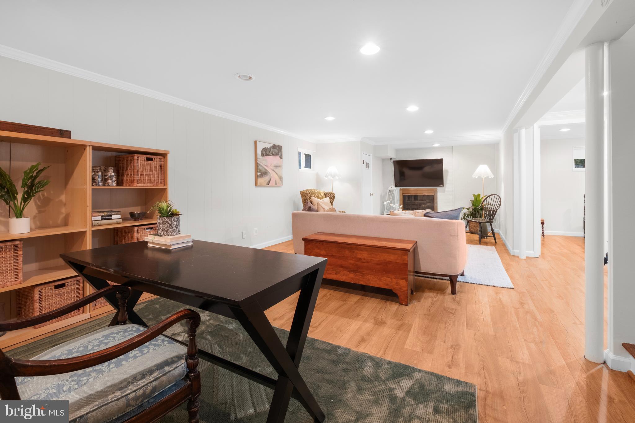 2504 KENILWORTH STREET N