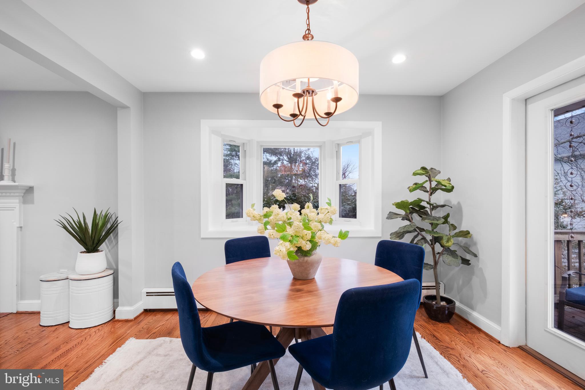 2504 KENILWORTH STREET N