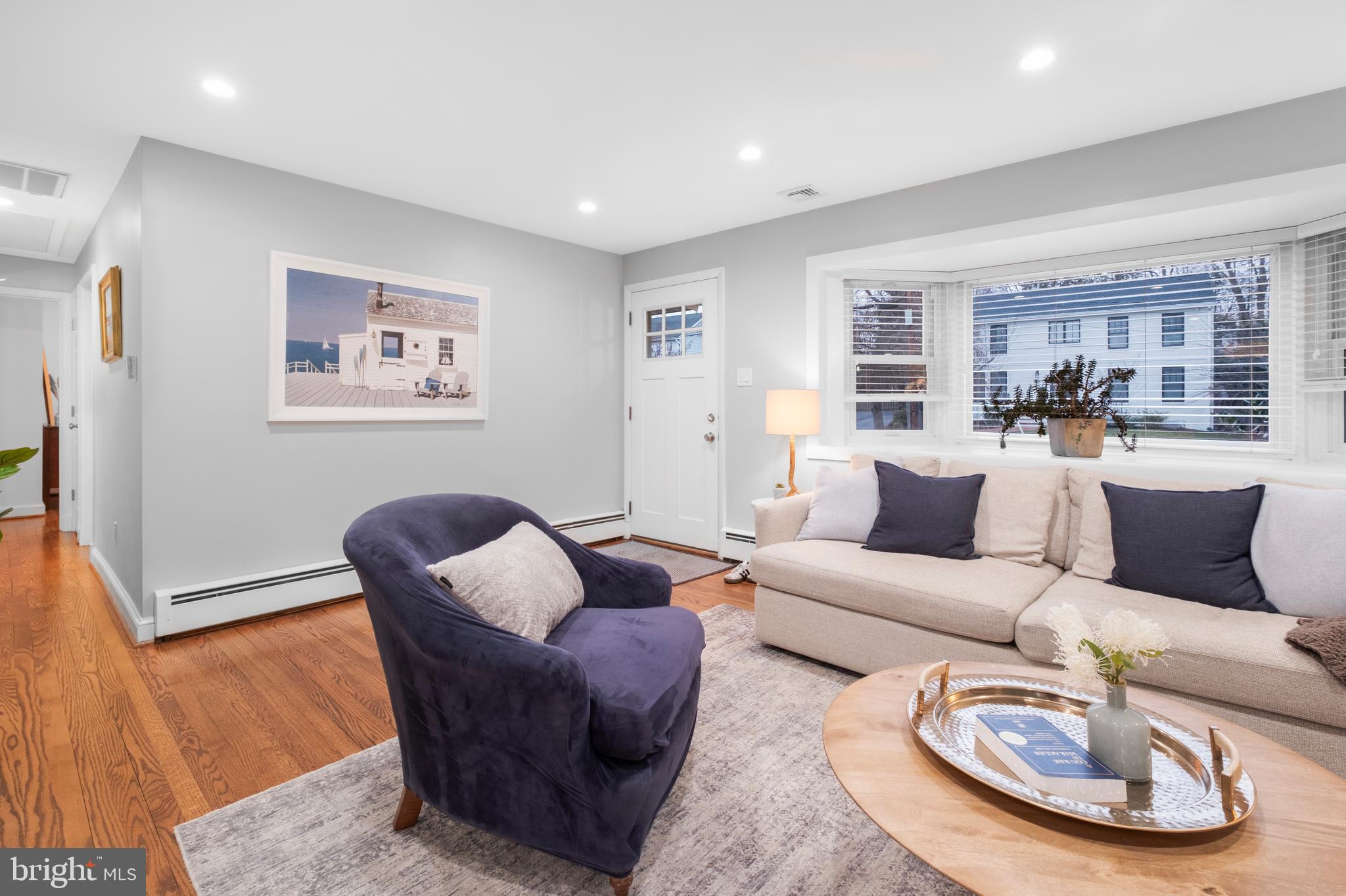 2504 KENILWORTH STREET N