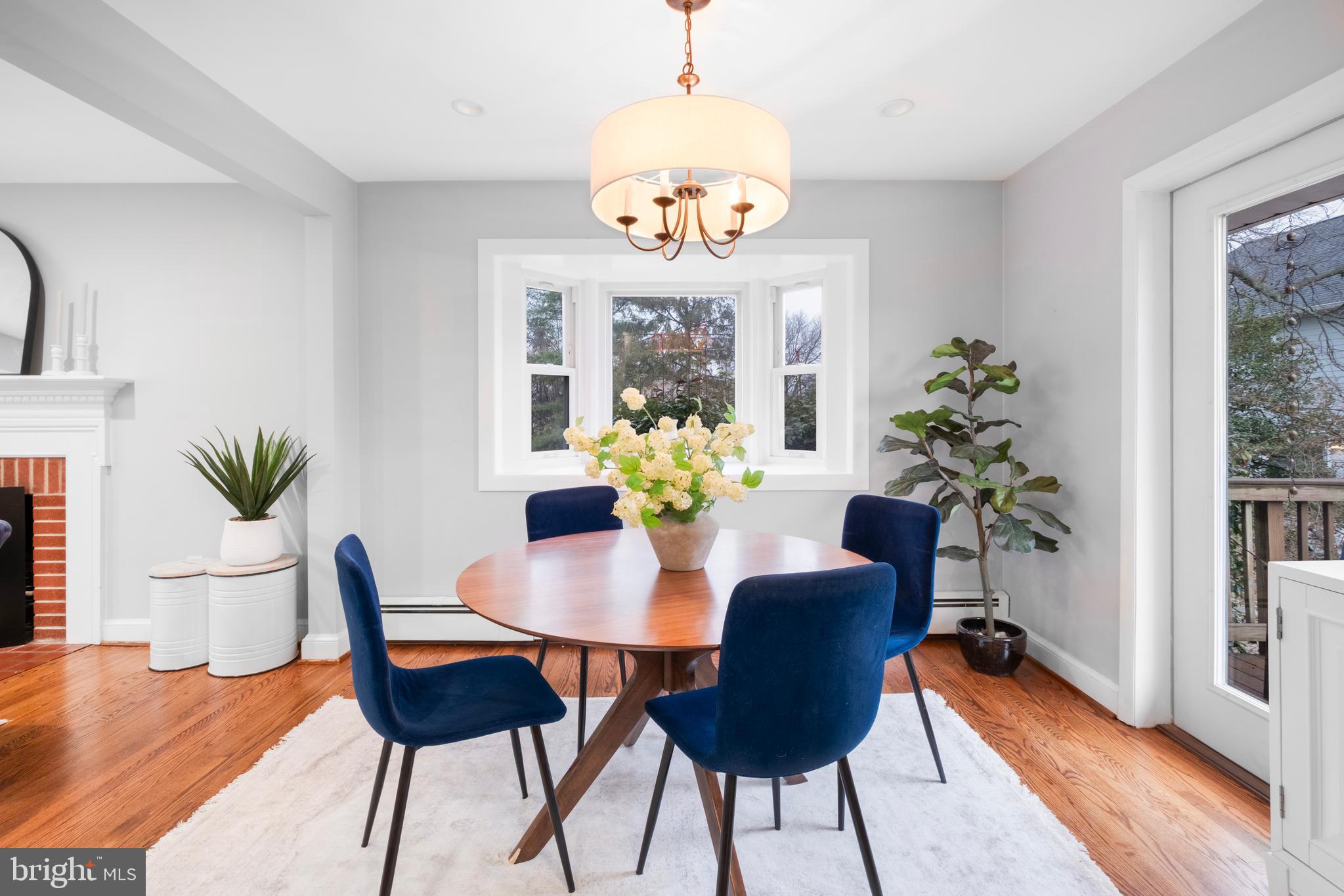 2504 KENILWORTH STREET N