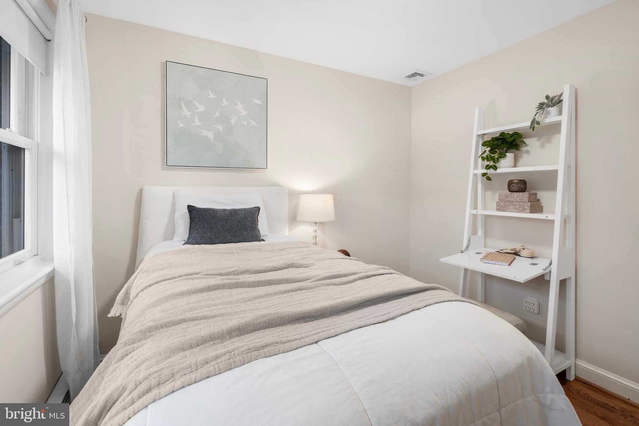 2504 KENILWORTH STREET N