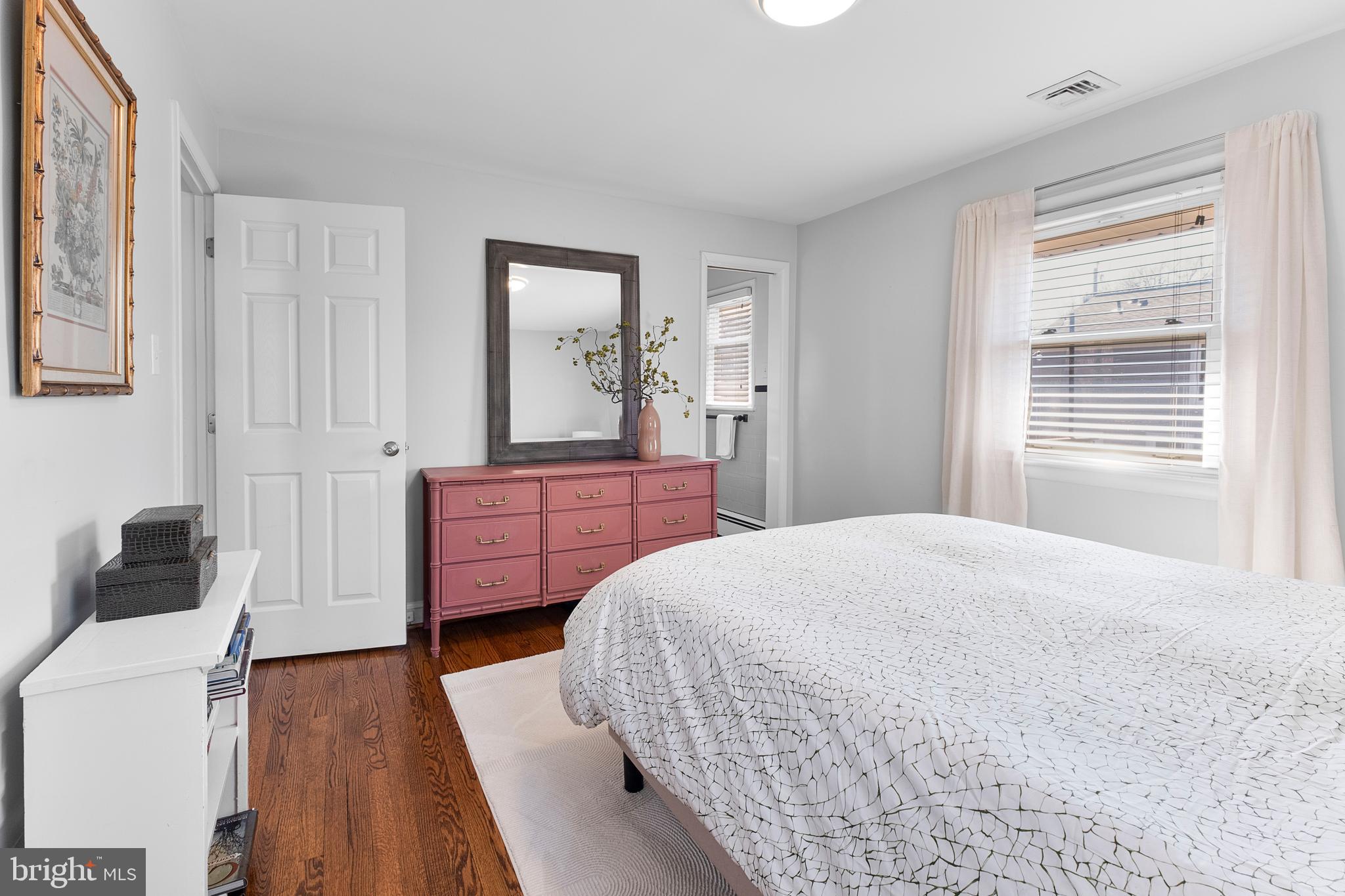 2504 KENILWORTH STREET N