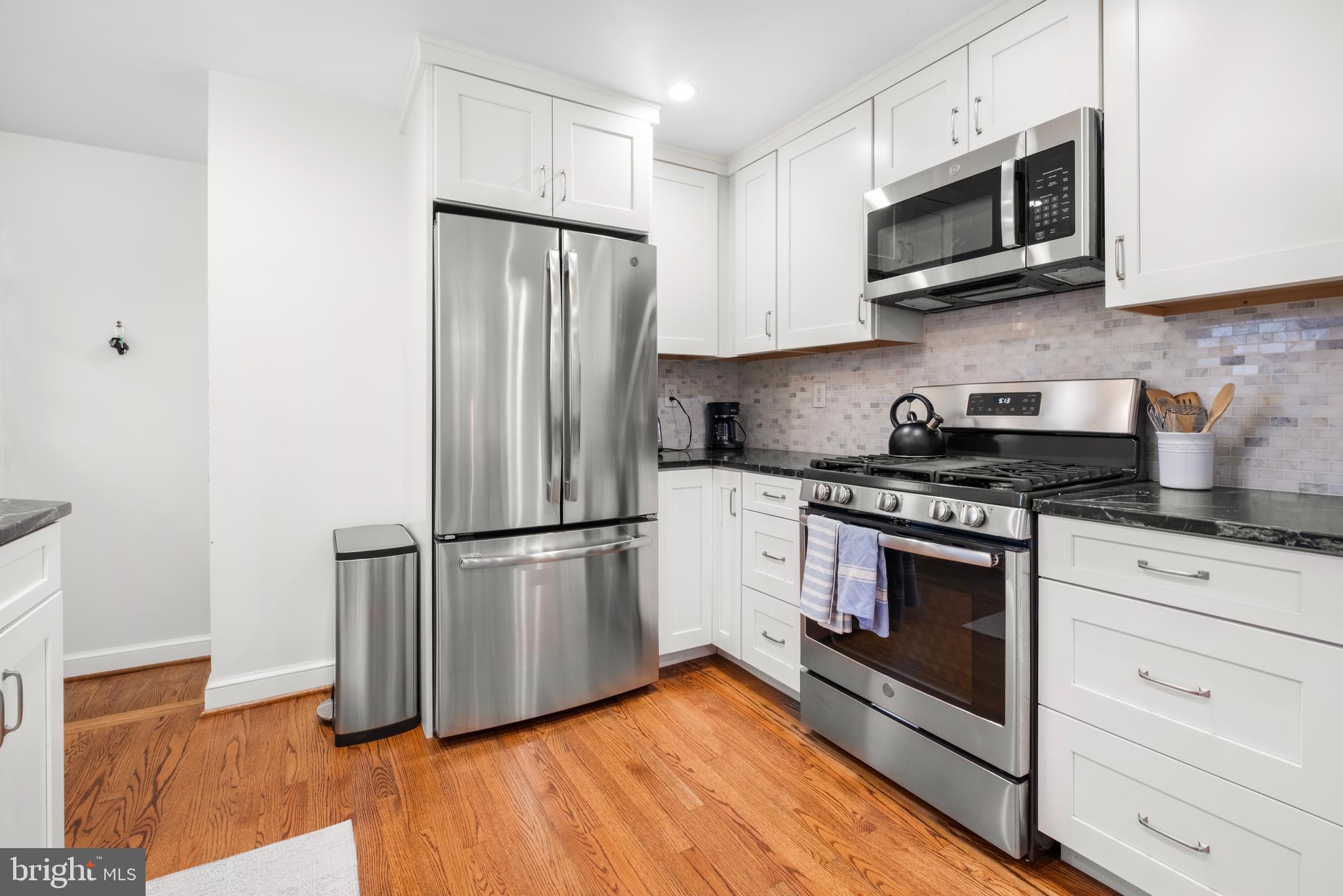 2504 KENILWORTH STREET N